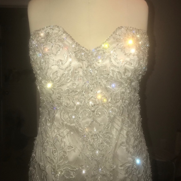 Mermaid hand beaded Wedding Dress with train - Picture 2 of 4